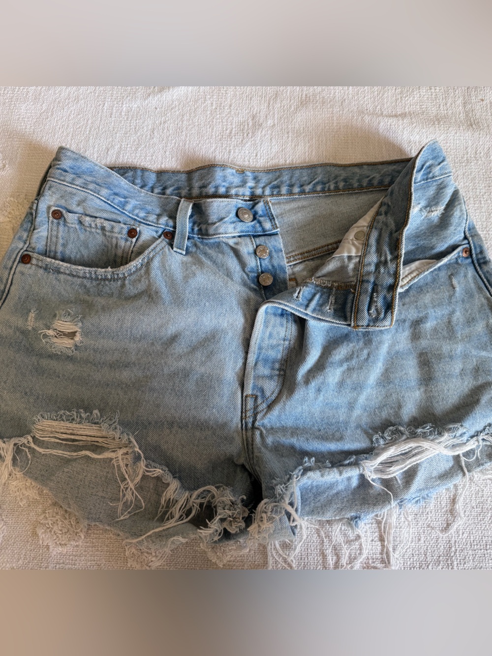 Levi 501 button fly shorts SZ 32